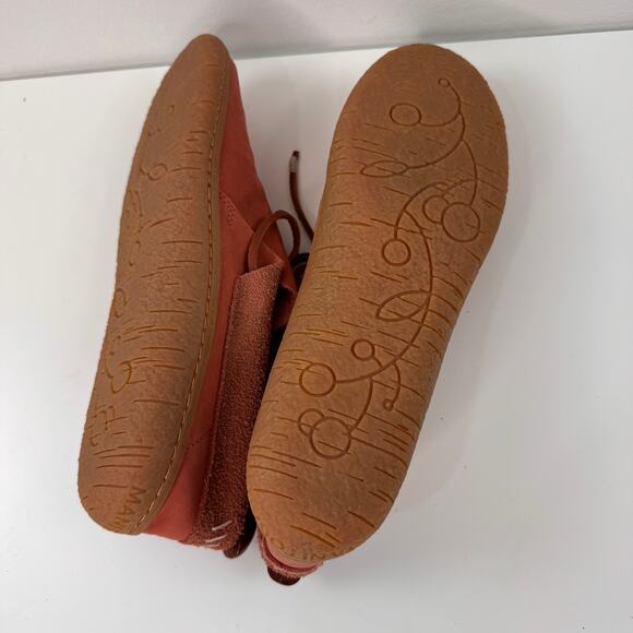 Manitobah Modern Moccasin Shoes Womens US 10 Brick Red Clay Leather Flat 41200D4 - Picture 5 of 7